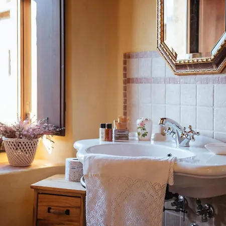 Convento San Bartolomeo - Piscina Esterna Riscaldata מלון אבדיאה סאן סלבטורה